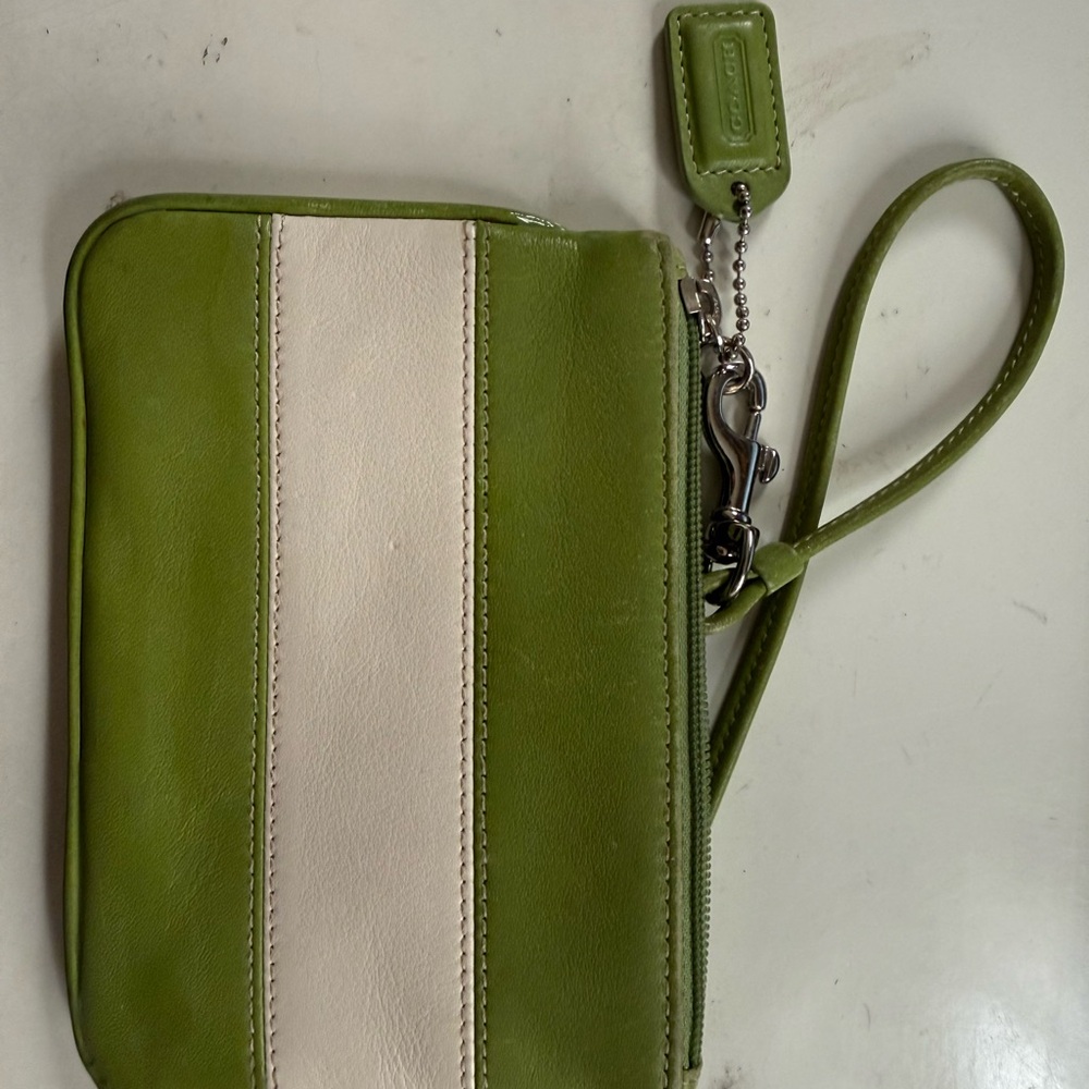 Vintage Coach green & white derby leather wristlet wallet